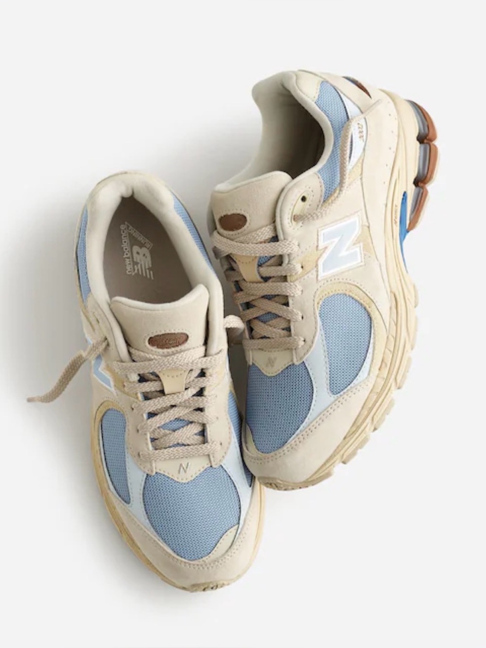 New Balance Unisex 2002R Sneakers